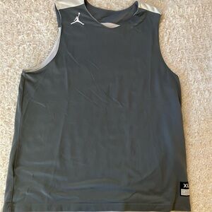 Jordan Reversible Sleeveless Top. Grey/white and white/grey. Like new. Size XL.